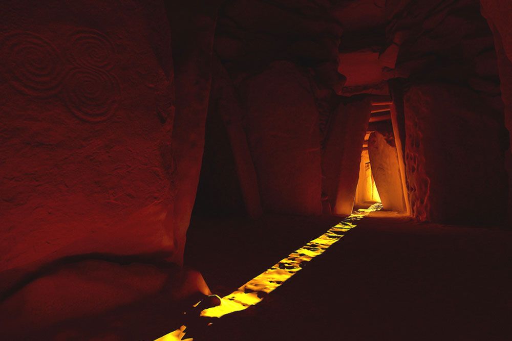 9839074904063968_solstice_at_newgrange.jpg